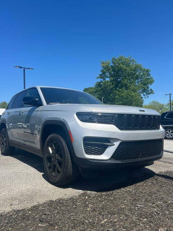 JEEP GRAND CHEROKEE 2024 1C4RJHAGXRC162129 image